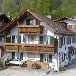 & Fraundorfer Penzion 3*